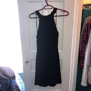 Short sparkly black dress with open back !